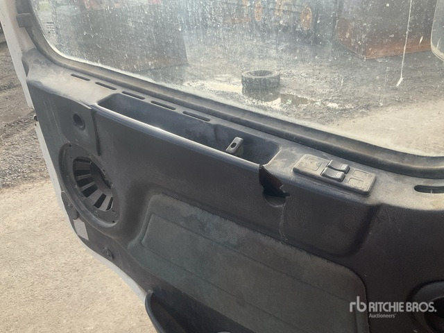 Camión chasis 1999 Volvo FM12 8x4 Twin-Steer Cab and Chassis: foto 6