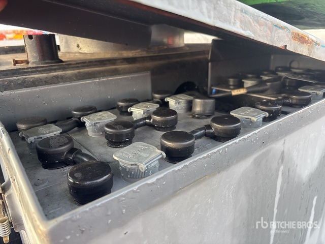 2006 Haulotte HA12IP 2WD Electric Articulating Boom Lift - Plataforma articulada: foto 5 2006 Haulotte HA12IP 2WD Electric Articulating Boom Lift - Plataforma articulada: foto 5