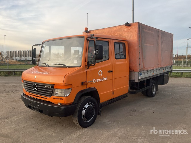 2010 Mercedes-Benz 818DE 4x2 Crew Cab Service Truck - Furgoneta con lona, Furgoneta combi: foto 1 2010 Mercedes-Benz 818DE 4x2 Crew Cab Service Truck - Furgoneta con lona, Furgoneta combi: foto 1