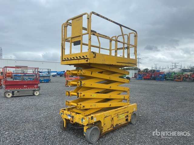 2012 Genie GS-3246 Electric Scissor Lift - Plataforma de tijeras: foto 4 2012 Genie GS-3246 Electric Scissor Lift - Plataforma de tijeras: foto 4
