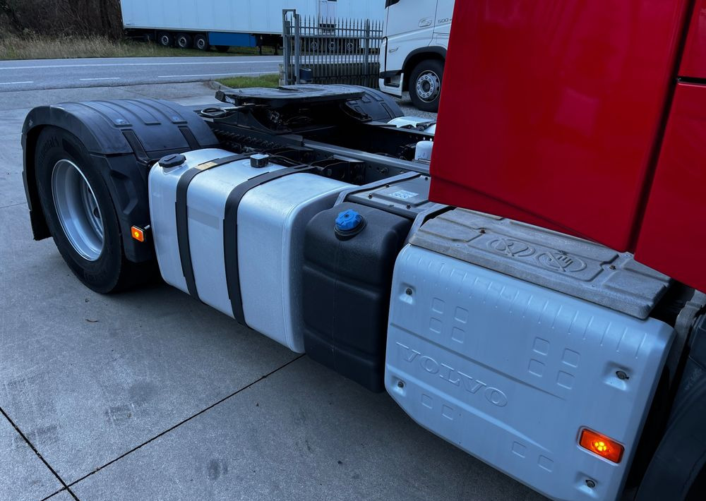 Cabeza tractora Volvo FH // Standard // 2018 // Duże zbiorniki // Klima postojowa // Radary // Idealny !: foto 14 Cabeza tractora Volvo FH // Standard // 2018 // Duże zbiorniki // Klima postojowa // Radary // Idealny !: foto 14