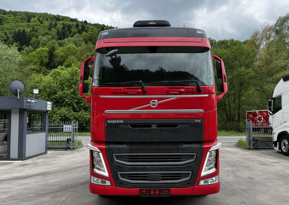 Volvo FH // Standard // 2018 // Duże zbiorniki // Klima postojowa // Radary // Idealny ! - Cabeza tractora: foto 2 Volvo FH // Standard // 2018 // Duże zbiorniki // Klima postojowa // Radary // Idealny ! - Cabeza tractora: foto 2