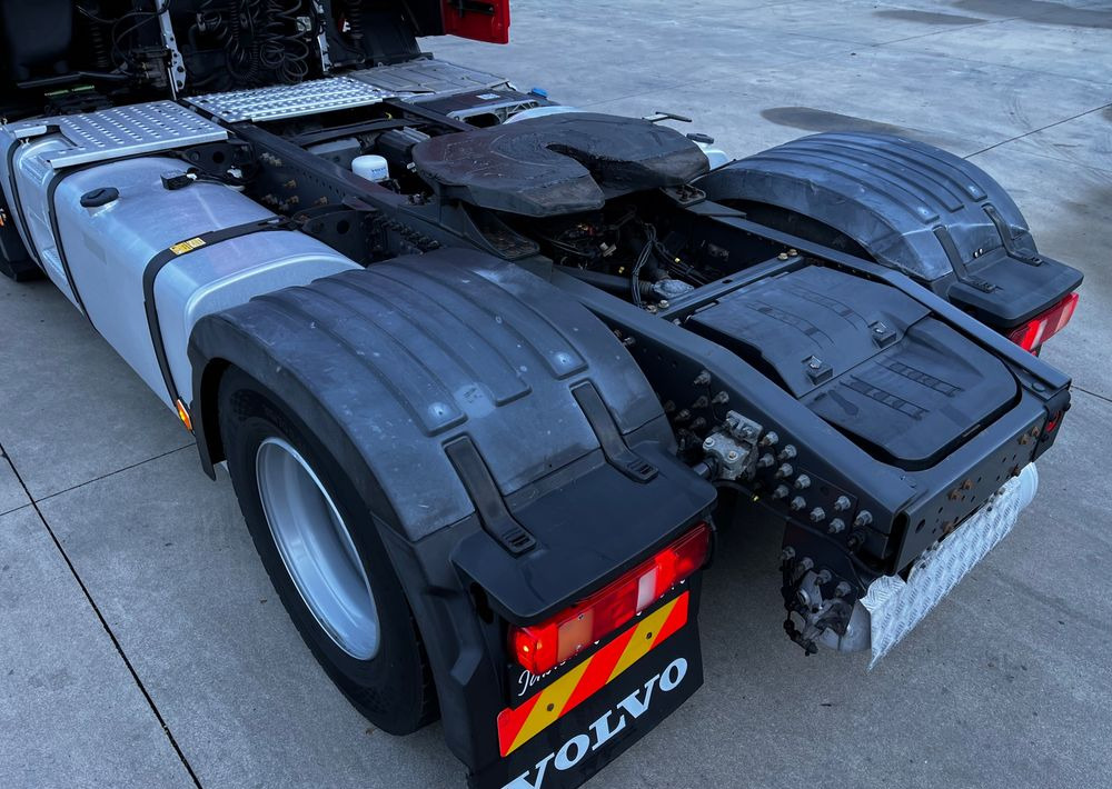 Cabeza tractora Volvo FH // Standard // 2018 // Duże zbiorniki // Klima postojowa // Radary // Idealny !: foto 11 Cabeza tractora Volvo FH // Standard // 2018 // Duże zbiorniki // Klima postojowa // Radary // Idealny !: foto 11