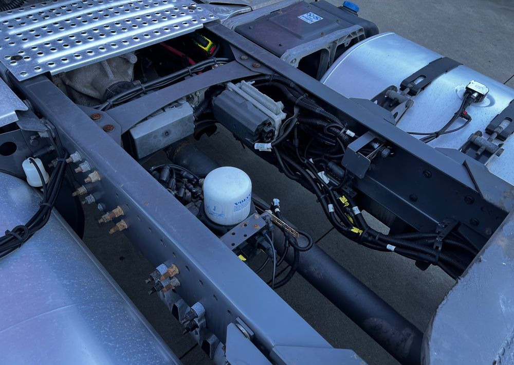 Cabeza tractora Volvo FH // Standard // 2018 // Duże zbiorniki // Klima postojowa // Radary // Idealny !: foto 28 Cabeza tractora Volvo FH // Standard // 2018 // Duże zbiorniki // Klima postojowa // Radary // Idealny !: foto 28