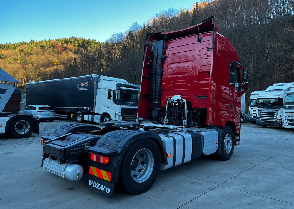 Cabeza tractora Volvo FH // Standard // 2018 // Duże zbiorniki // Klima postojowa // Radary // Idealny !: foto 8 Cabeza tractora Volvo FH // Standard // 2018 // Duże zbiorniki // Klima postojowa // Radary // Idealny !: foto 8
