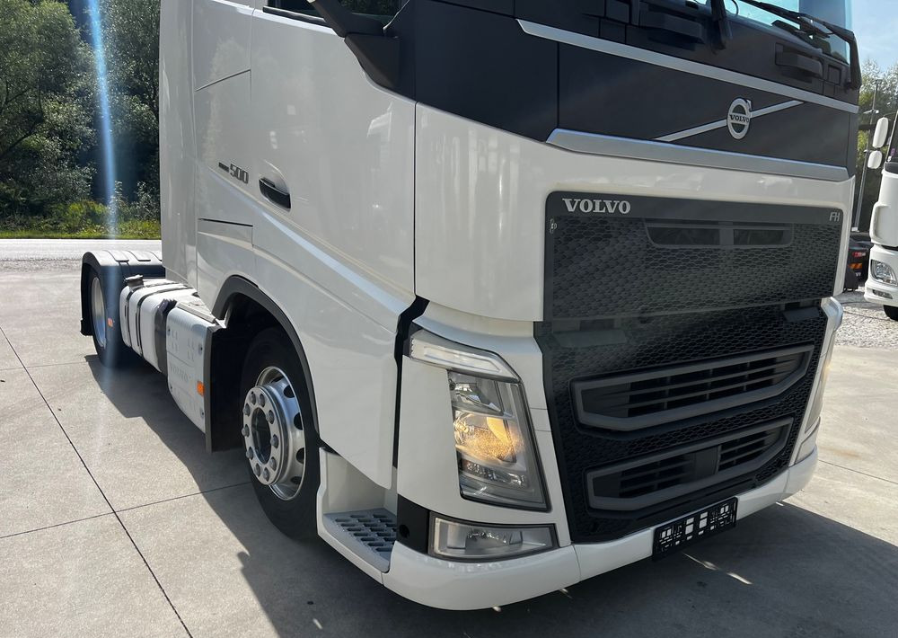 Volvo FH500 // 2016 // Mega // 2 zbiorniki // Z ruchu międzynarodowego // - Cabeza tractora: foto 4 Volvo FH500 // 2016 // Mega // 2 zbiorniki // Z ruchu międzynarodowego // - Cabeza tractora: foto 4
