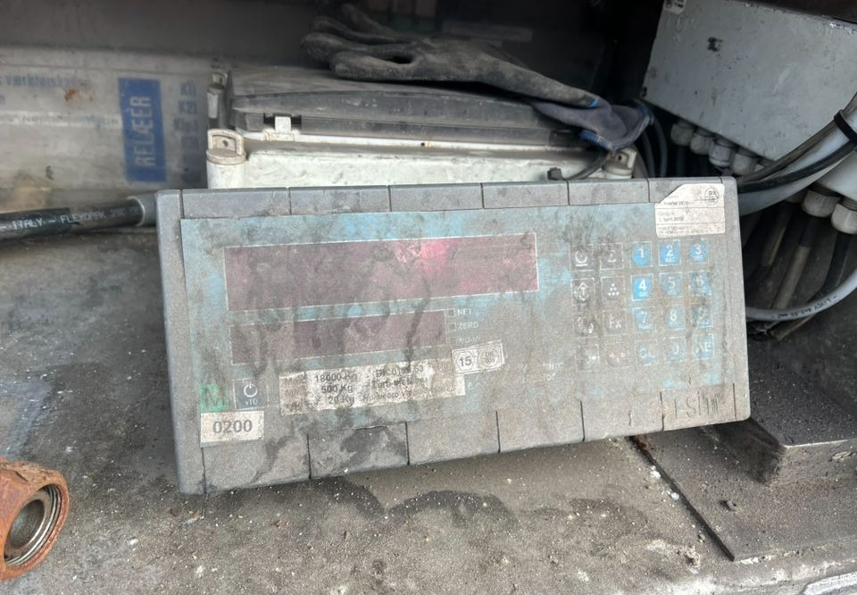 Pezzaioli HMK Industri // Do przewozu zwierząt // 2004 Rok // 3 Pokłady // Waga // Osi skrętne // Oznonacja // - Semirremolque transporte de ganado: foto 5 Pezzaioli HMK Industri // Do przewozu zwierząt // 2004 Rok // 3 Pokłady // Waga // Osi skrętne // Oznonacja // - Semirremolque transporte de ganado: foto 5