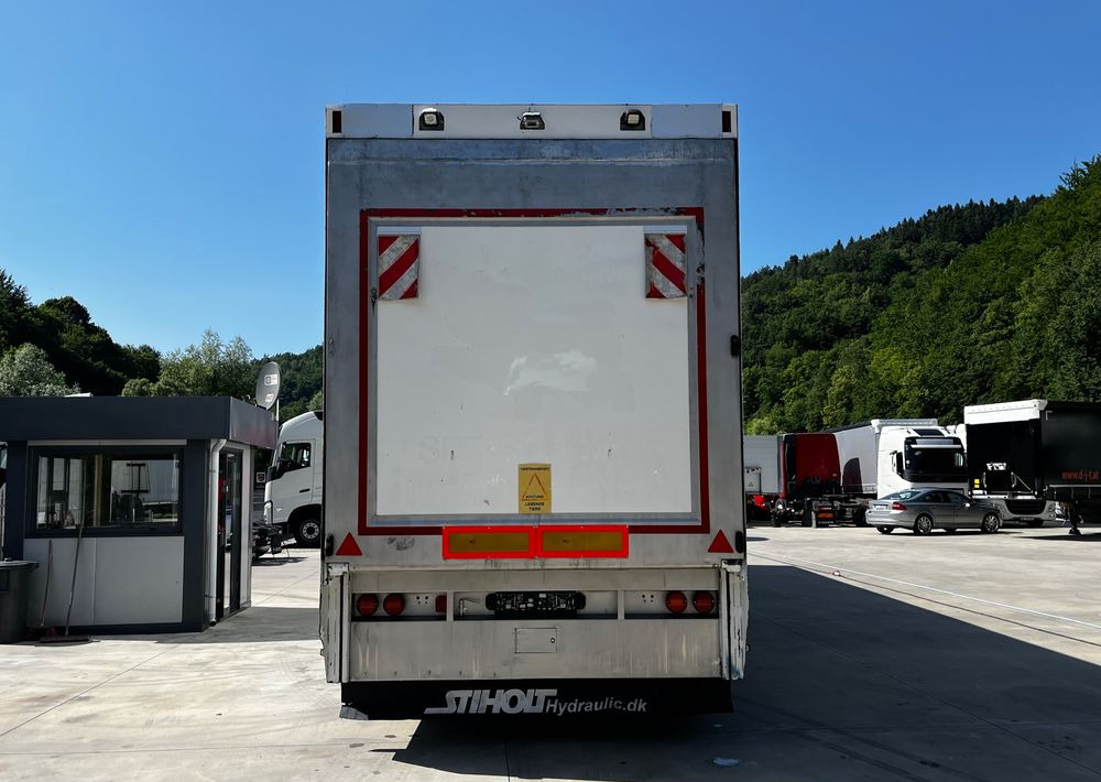 Pezzaioli HMK Industri // Do przewozu zwierząt // 2004 Rok // 3 Pokłady // Waga // Osi skrętne // Oznonacja // - Semirremolque transporte de ganado: foto 5 Pezzaioli HMK Industri // Do przewozu zwierząt // 2004 Rok // 3 Pokłady // Waga // Osi skrętne // Oznonacja // - Semirremolque transporte de ganado: foto 5