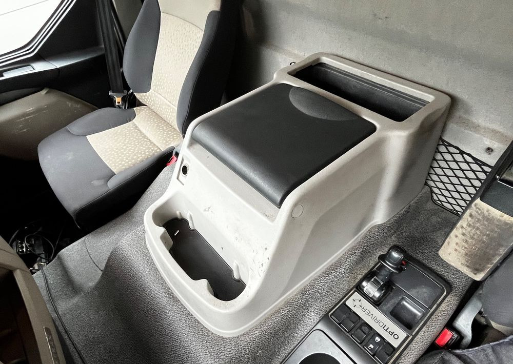 Renault Kerax 380 EEV // Skrzynia Burtowa // HIAB XS166 Hipro + Radio // Zwolnice // // - Camión caja abierta, Camión grúa: foto 3 Renault Kerax 380 EEV // Skrzynia Burtowa // HIAB XS166 Hipro + Radio // Zwolnice // // - Camión caja abierta, Camión grúa: foto 3