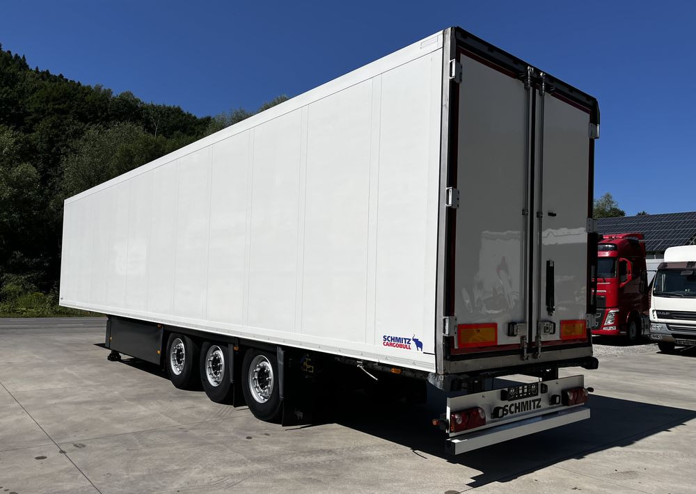 Schmitz Cargobull Chłodnia // 2010 Rok // 2 osie podnoszone // Doppelstock // Kosz paletowy // - Semirremolque frigorífico: foto 3 Schmitz Cargobull Chłodnia // 2010 Rok // 2 osie podnoszone // Doppelstock // Kosz paletowy // - Semirremolque frigorífico: foto 3
