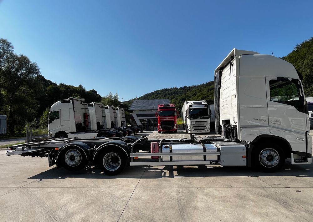 Volvo FH500 BDF 6x2 // Dolny zaczep // Euro 6 motor ! // New Face // XXL Cab // - Camión chasis: foto 4 Volvo FH500 BDF 6x2 // Dolny zaczep // Euro 6 motor ! // New Face // XXL Cab // - Camión chasis: foto 4