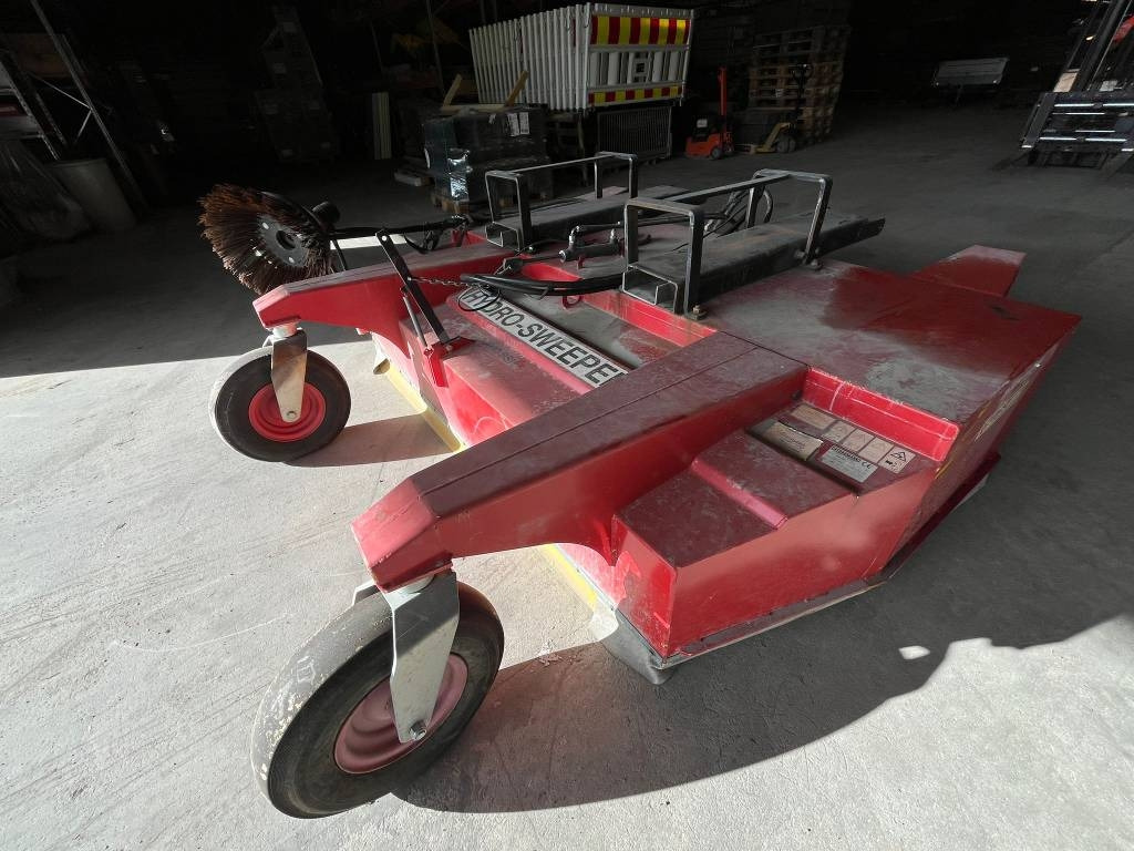 Westbjorn Hydro-Sweeper 2000 SSH - Barredora cucharón: foto 1 Westbjorn Hydro-Sweeper 2000 SSH - Barredora cucharón: foto 1