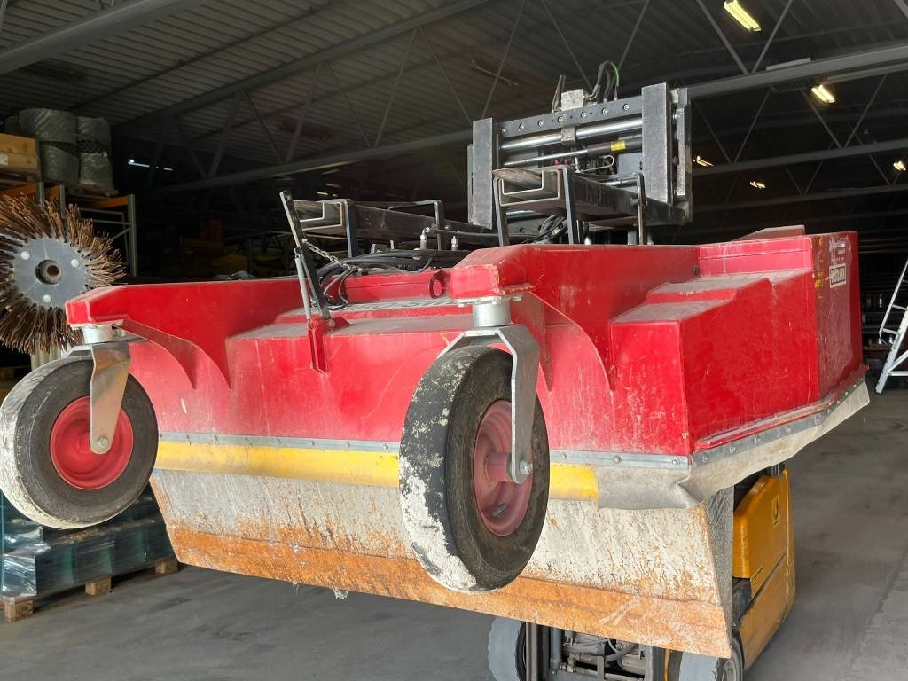 Westbjorn Hydro-Sweeper 2000 SSH - Barredora cucharón: foto 4 Westbjorn Hydro-Sweeper 2000 SSH - Barredora cucharón: foto 4