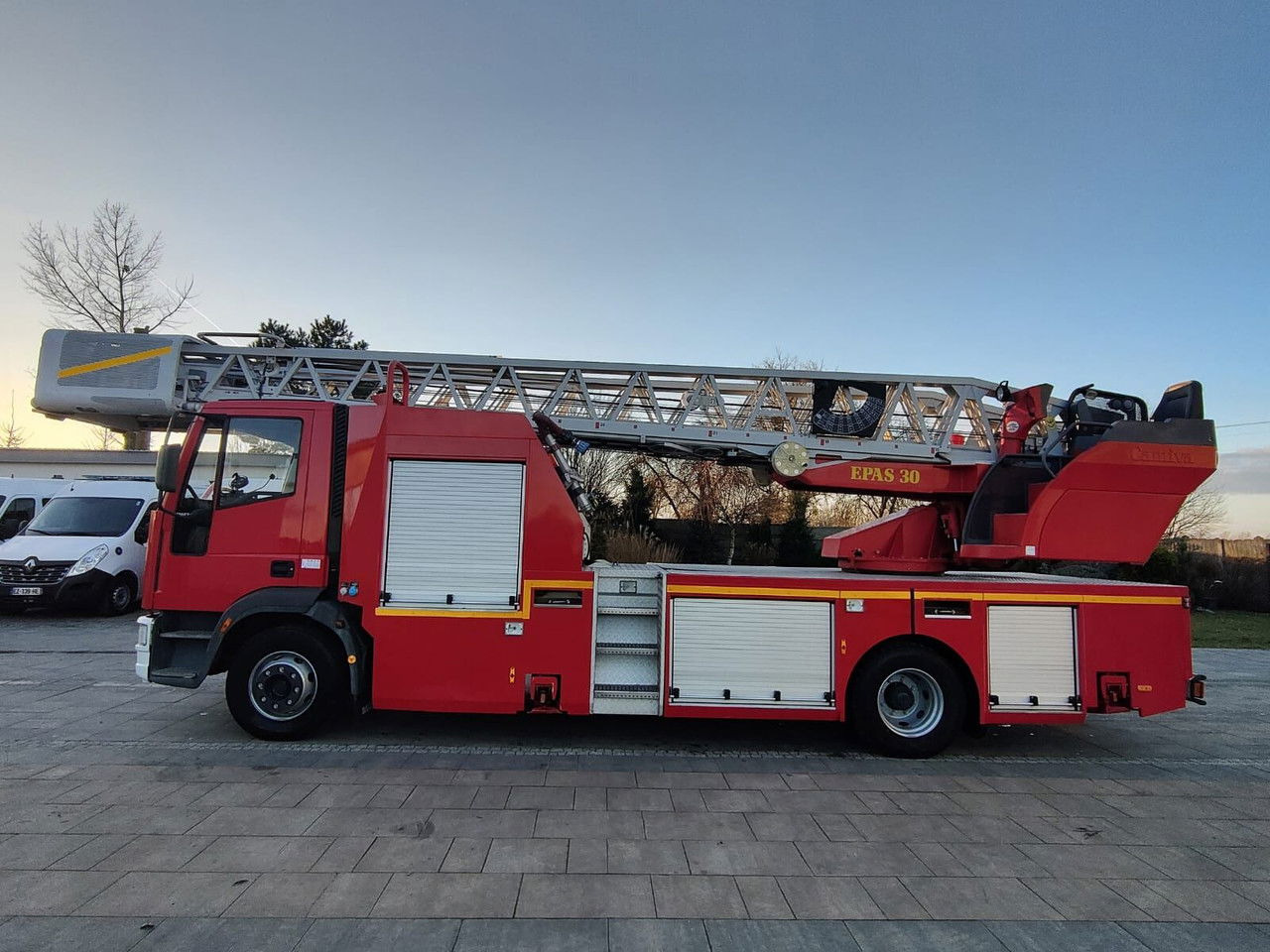 Iveco EuroCargo 130 130E24 Drabina 30m Camiva Epas 30 Wóz strażacki - Camión de bomberos: foto 5 Iveco EuroCargo 130 130E24 Drabina 30m Camiva Epas 30 Wóz strażacki - Camión de bomberos: foto 5
