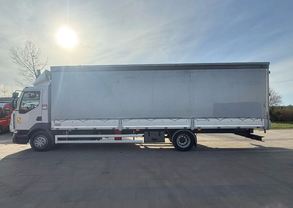 Renault D12 - Camión lona: foto 5 Renault D12 - Camión lona: foto 5