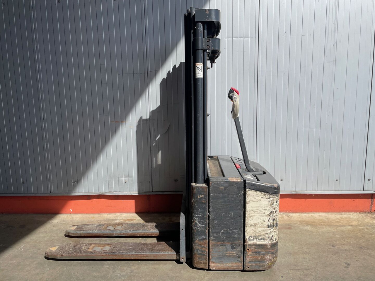 Crown WE2300 1.6 TT - Apilador: foto 1 Crown WE2300 1.6 TT - Apilador: foto 1