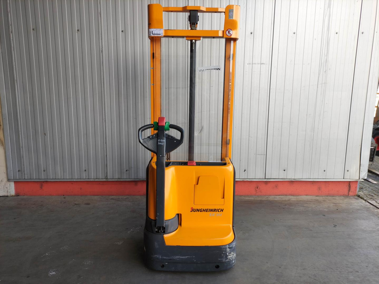 Jungheinrich EJC 112 - Apilador: foto 4 Jungheinrich EJC 112 - Apilador: foto 4