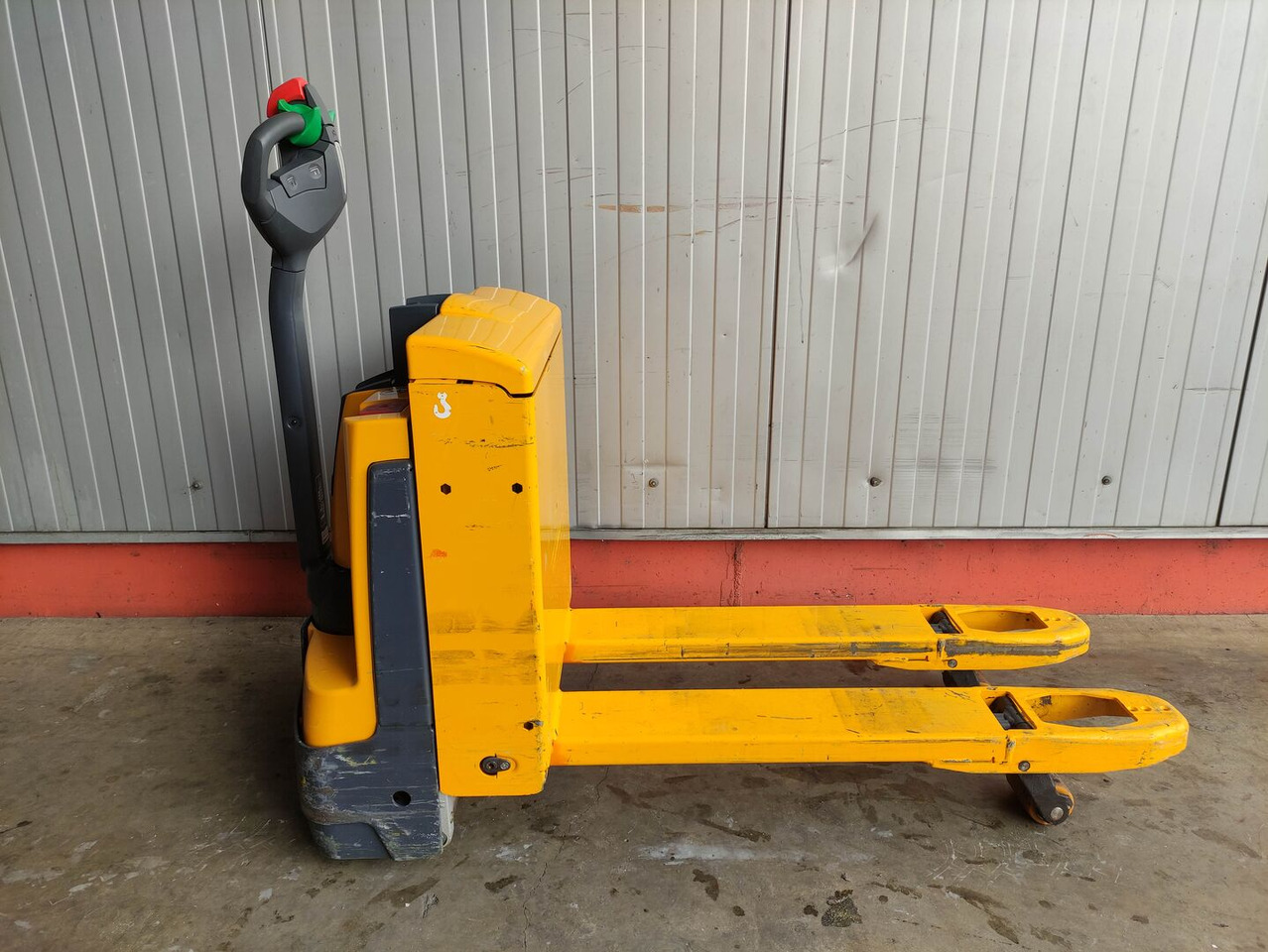 Jungheinrich EJE 116 - Transpaleta: foto 2 Jungheinrich EJE 116 - Transpaleta: foto 2