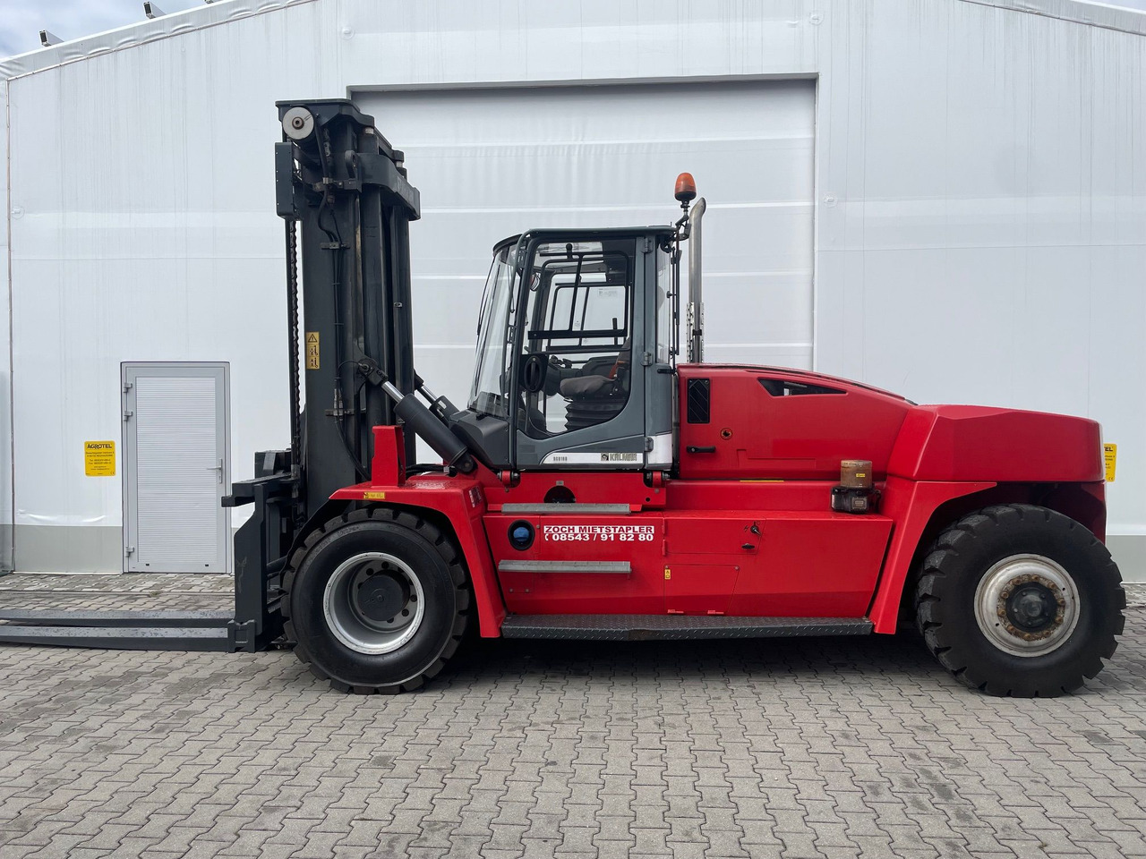 Kalmar DCG160-12 - Carretilla para contenedores: foto 1 Kalmar DCG160-12 - Carretilla para contenedores: foto 1