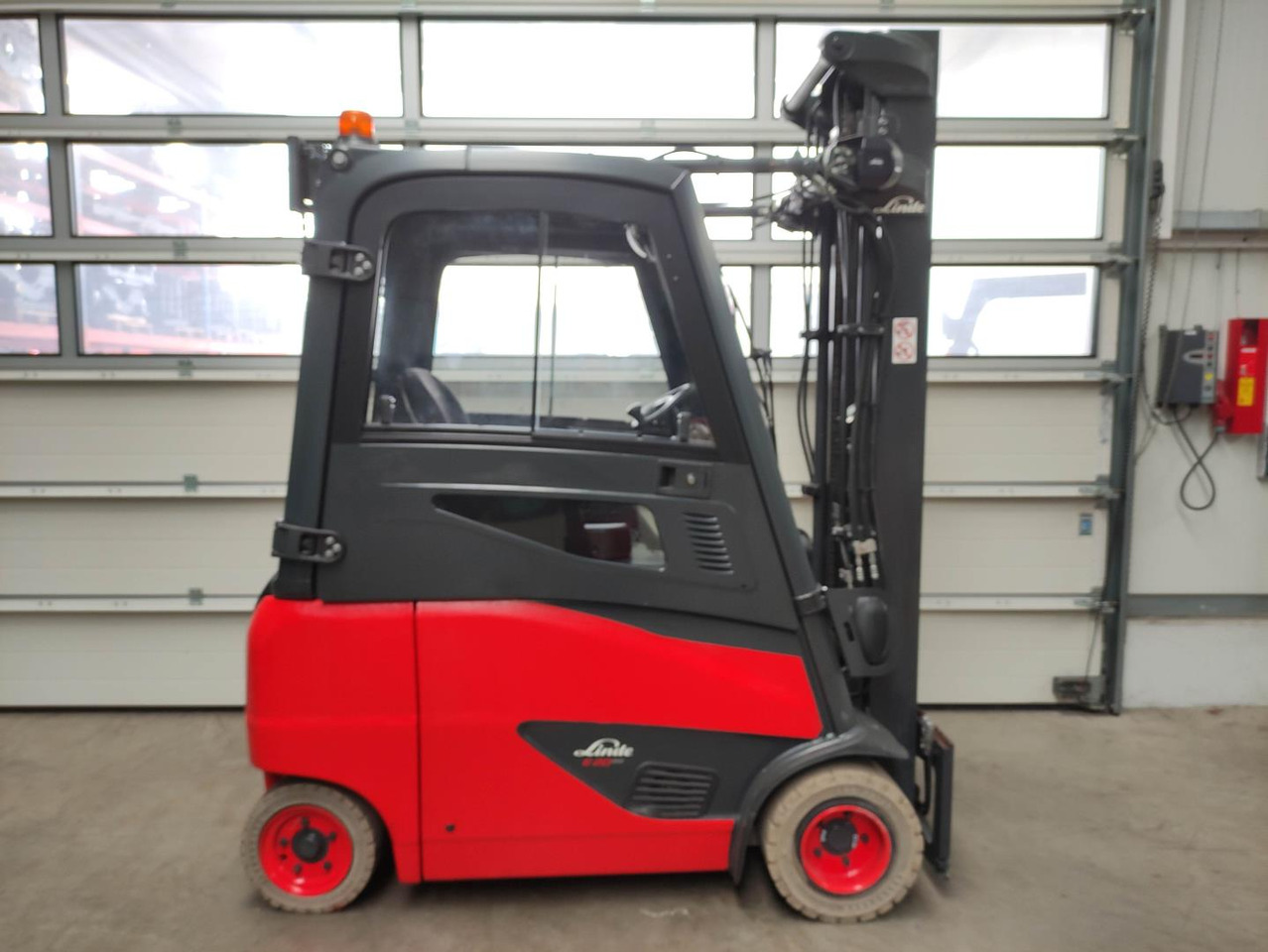 Linde E20PH-02-386-EVO - Carretilla elevadora eléctrica: foto 2 Linde E20PH-02-386-EVO - Carretilla elevadora eléctrica: foto 2