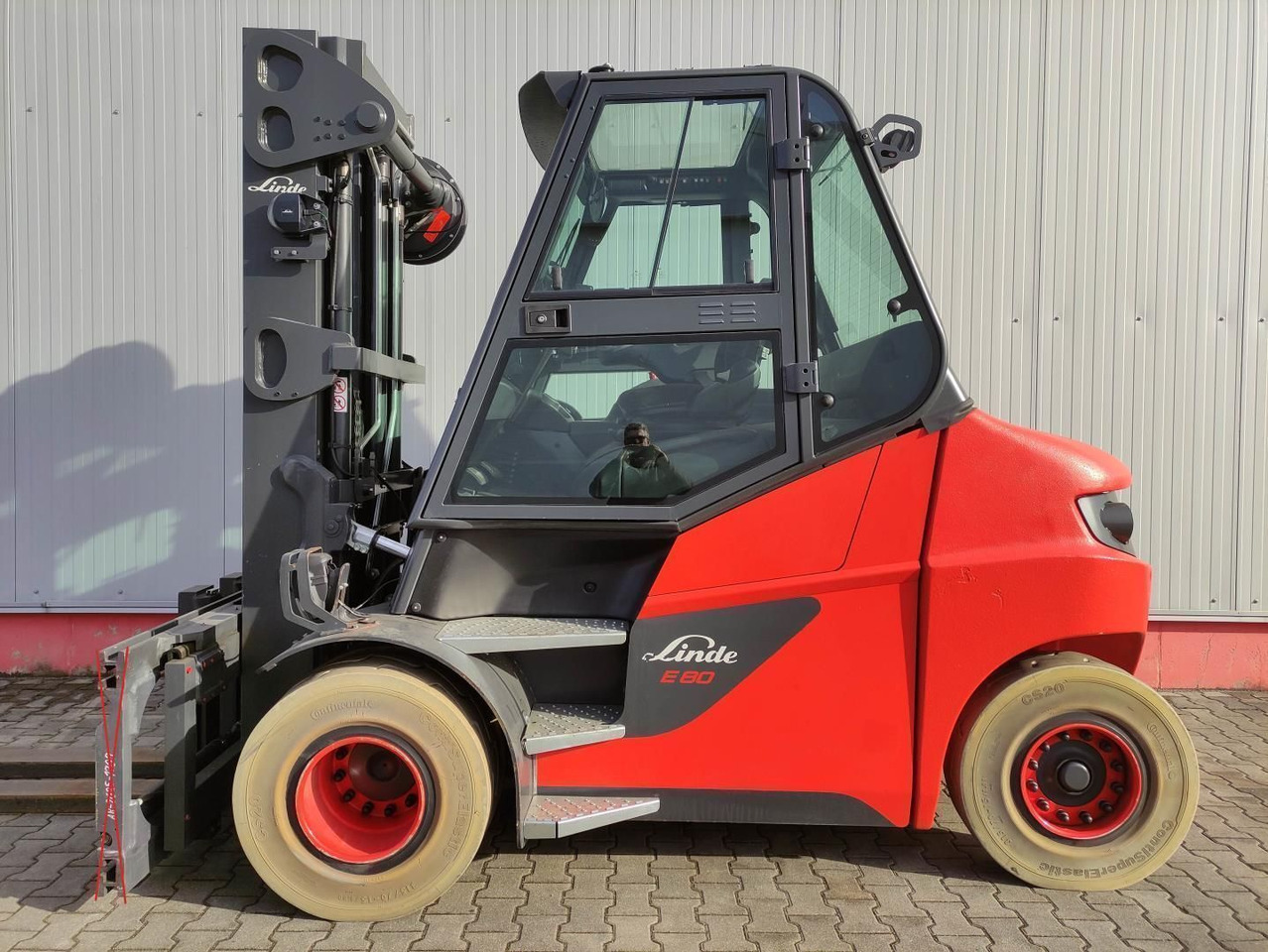 Linde E80-01-127 - Carretilla elevadora eléctrica: foto 1 Linde E80-01-127 - Carretilla elevadora eléctrica: foto 1