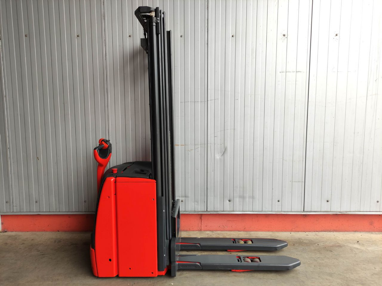 Linde L14i-1173 - Apilador: foto 2 Linde L14i-1173 - Apilador: foto 2