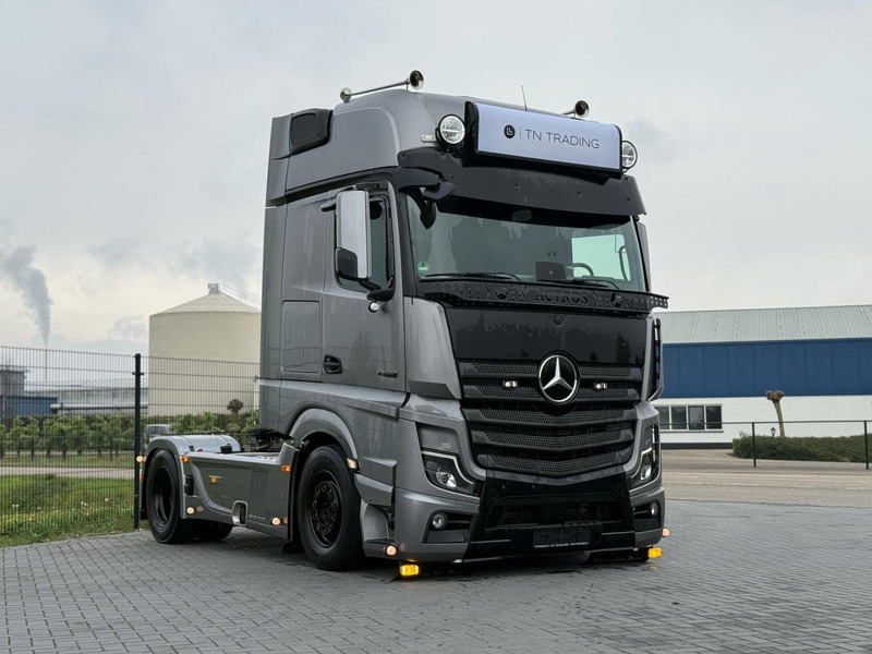 Mercedes-Benz 1863.630 SHOWTRUCK, VOLLUCHT, L PAKKET, HYDRAULIEK, TOPSTAAT. - Cabeza tractora: foto 2 Mercedes-Benz 1863.630 SHOWTRUCK, VOLLUCHT, L PAKKET, HYDRAULIEK, TOPSTAAT. - Cabeza tractora: foto 2