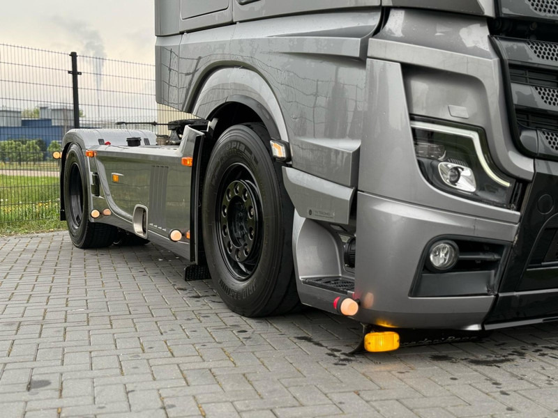 Mercedes-Benz 1863.630 SHOWTRUCK, VOLLUCHT, L PAKKET, HYDRAULIEK, TOPSTAAT. - Cabeza tractora: foto 5 Mercedes-Benz 1863.630 SHOWTRUCK, VOLLUCHT, L PAKKET, HYDRAULIEK, TOPSTAAT. - Cabeza tractora: foto 5
