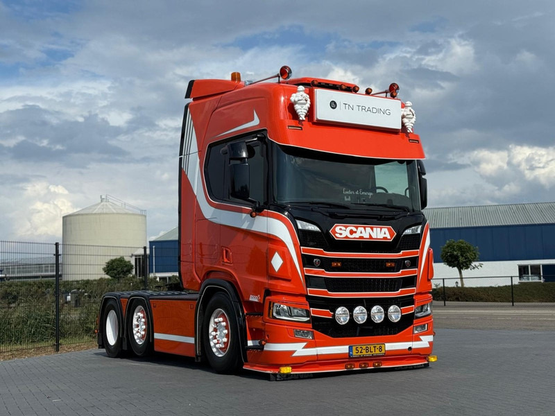 Scania R500 SHOWTRUCK, VOLLUCHT, PTO/HYDRAULIEK, RETARDER, 6X2/4. - Cabeza tractora: foto 1 Scania R500 SHOWTRUCK, VOLLUCHT, PTO/HYDRAULIEK, RETARDER, 6X2/4. - Cabeza tractora: foto 1