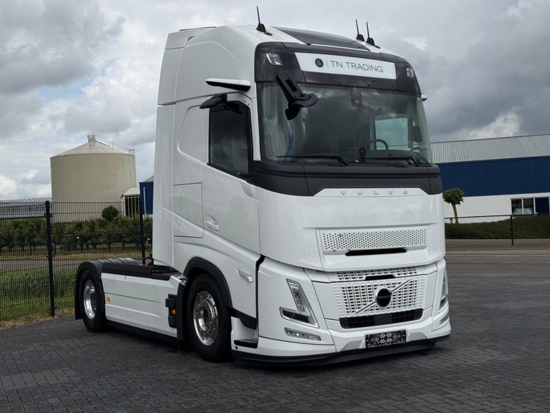 Volvo FH 13.460XL NEW, FULL AIR, ALCOA, HYDRAULIC, XL, FULL. - Cabeza tractora: foto 2 Volvo FH 13.460XL NEW, FULL AIR, ALCOA, HYDRAULIC, XL, FULL. - Cabeza tractora: foto 2