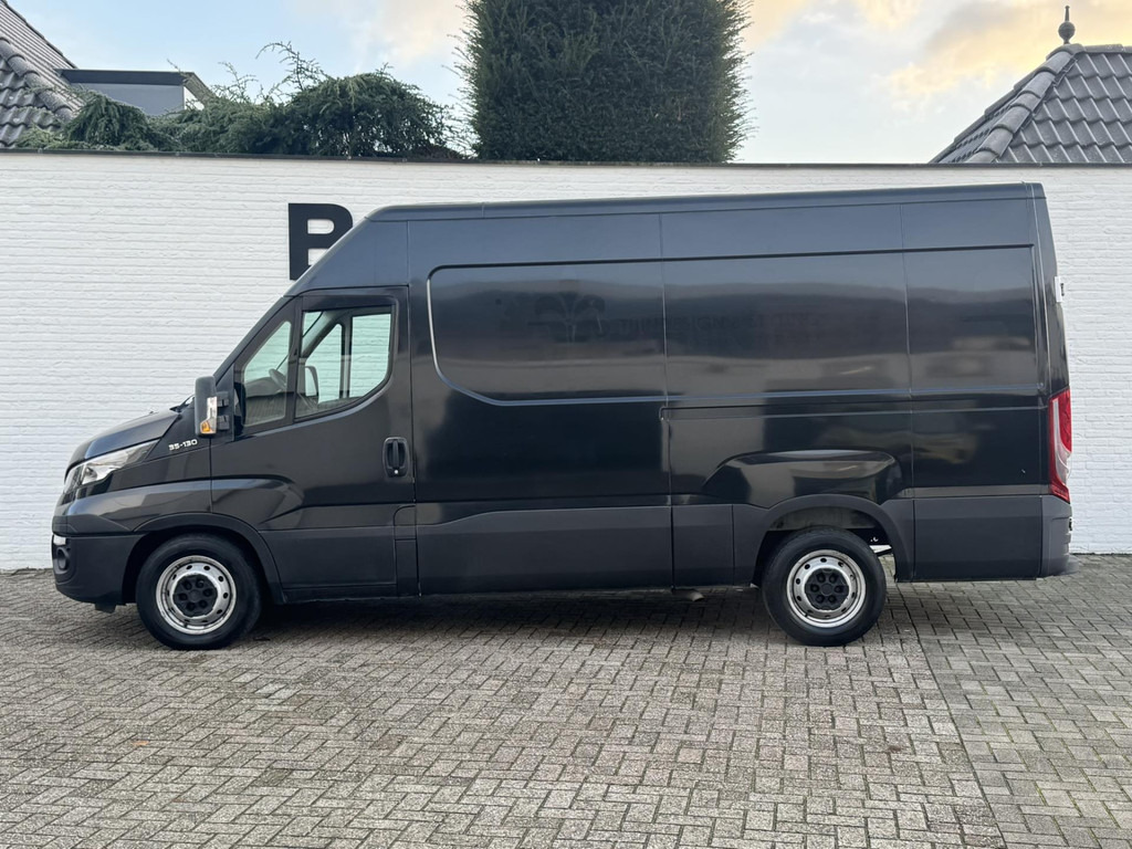 Iveco Daily-35S13V 2.3 352 H3 L Airco Cruise 3 Zits Radio cd Usb Goed onderhouden - Furgón: foto 4 Iveco Daily-35S13V 2.3 352 H3 L Airco Cruise 3 Zits Radio cd Usb Goed onderhouden - Furgón: foto 4