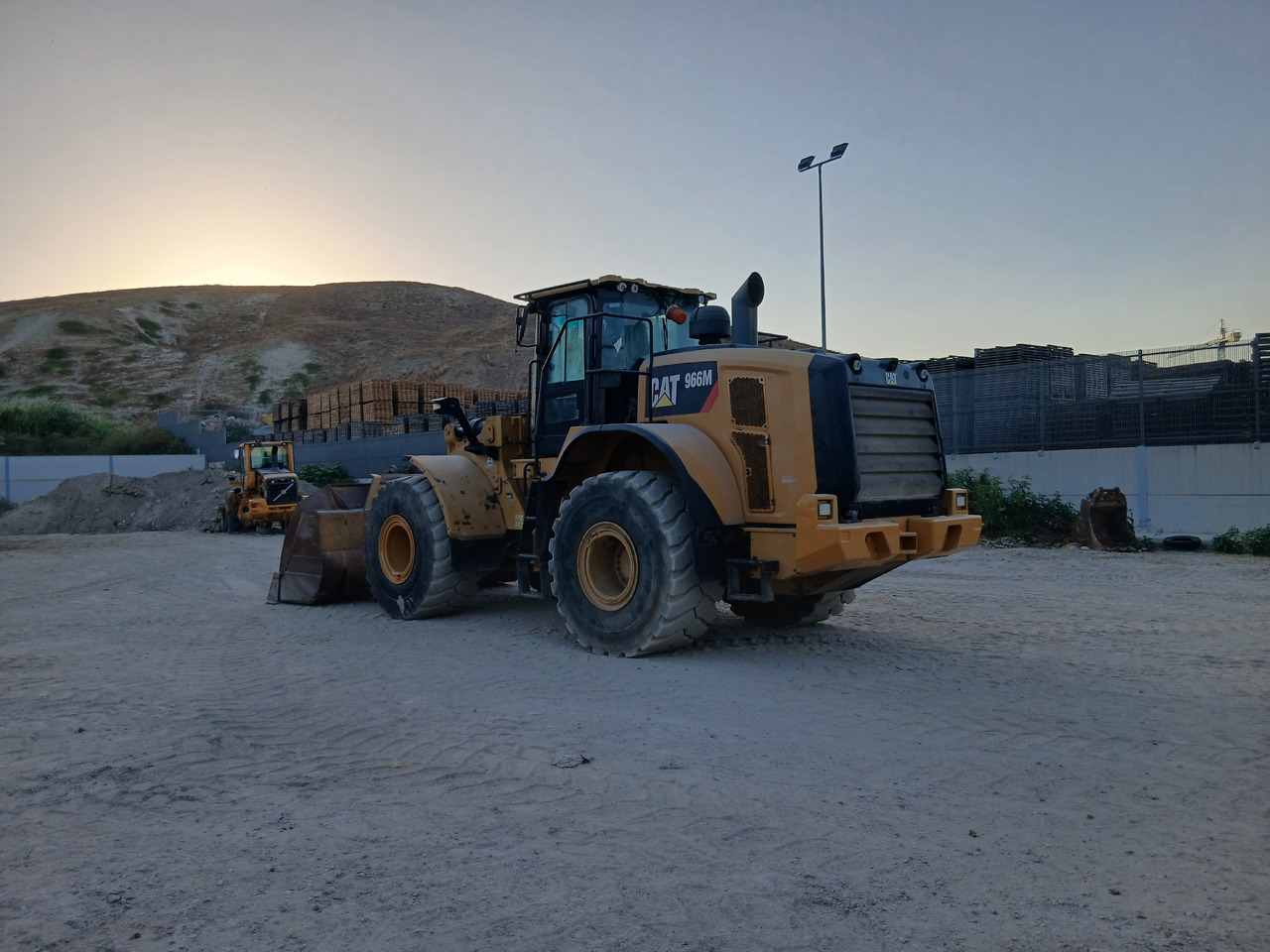 Caterpillar 966M - Maquinaria de construcción: foto 3 Caterpillar 966M - Maquinaria de construcción: foto 3