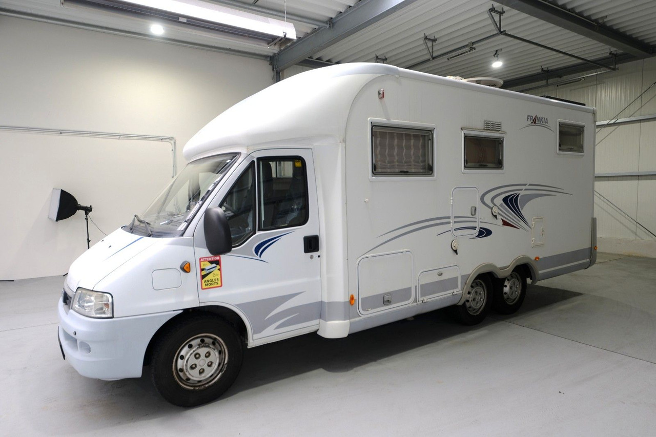 Frankia T 730 BD Comfort Class/Automatik/Festbett/Klima - Autocaravana perfilada: foto 3 Frankia T 730 BD Comfort Class/Automatik/Festbett/Klima - Autocaravana perfilada: foto 3