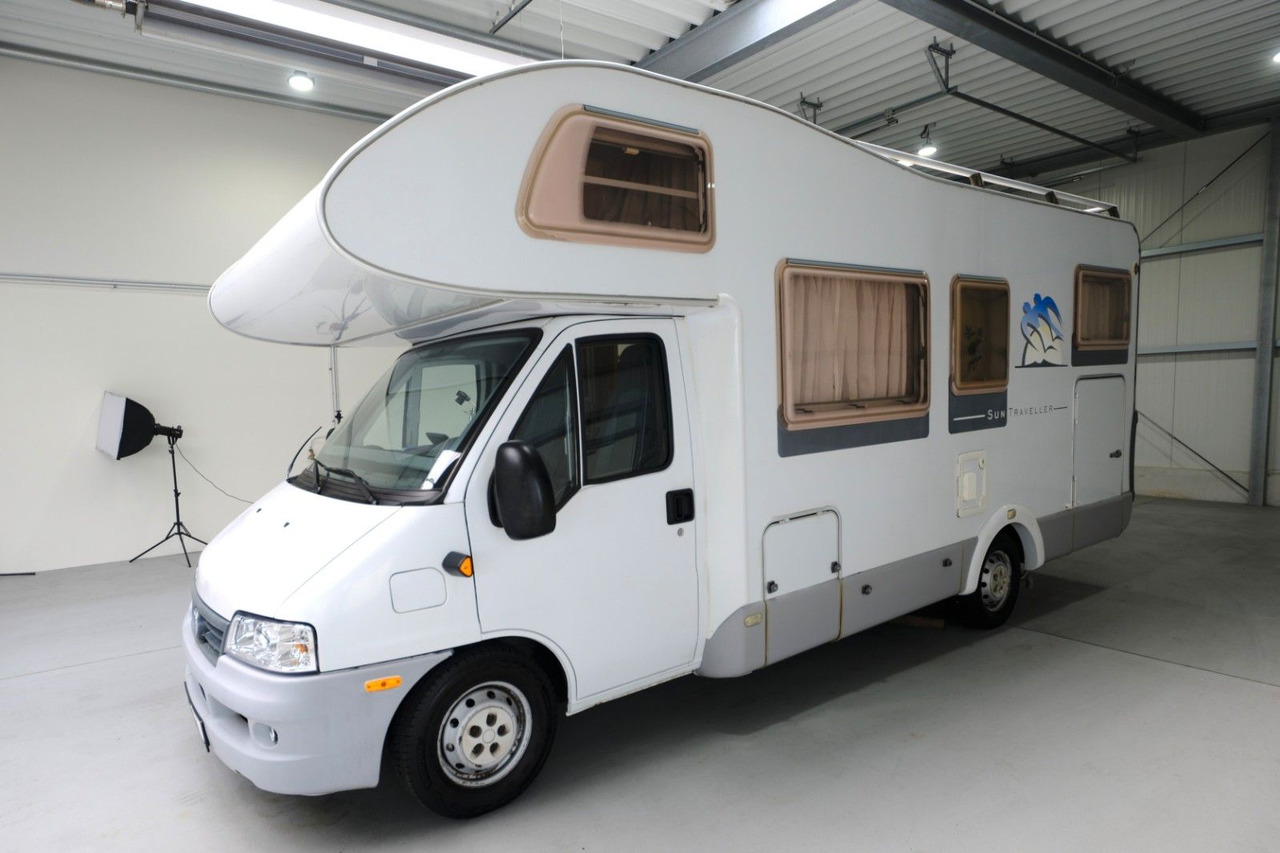 Knaus Sun Traveller 658 LG/Festbett/ DPF Grün/Garage - Autocaravana capuchina: foto 2 Knaus Sun Traveller 658 LG/Festbett/ DPF Grün/Garage - Autocaravana capuchina: foto 2