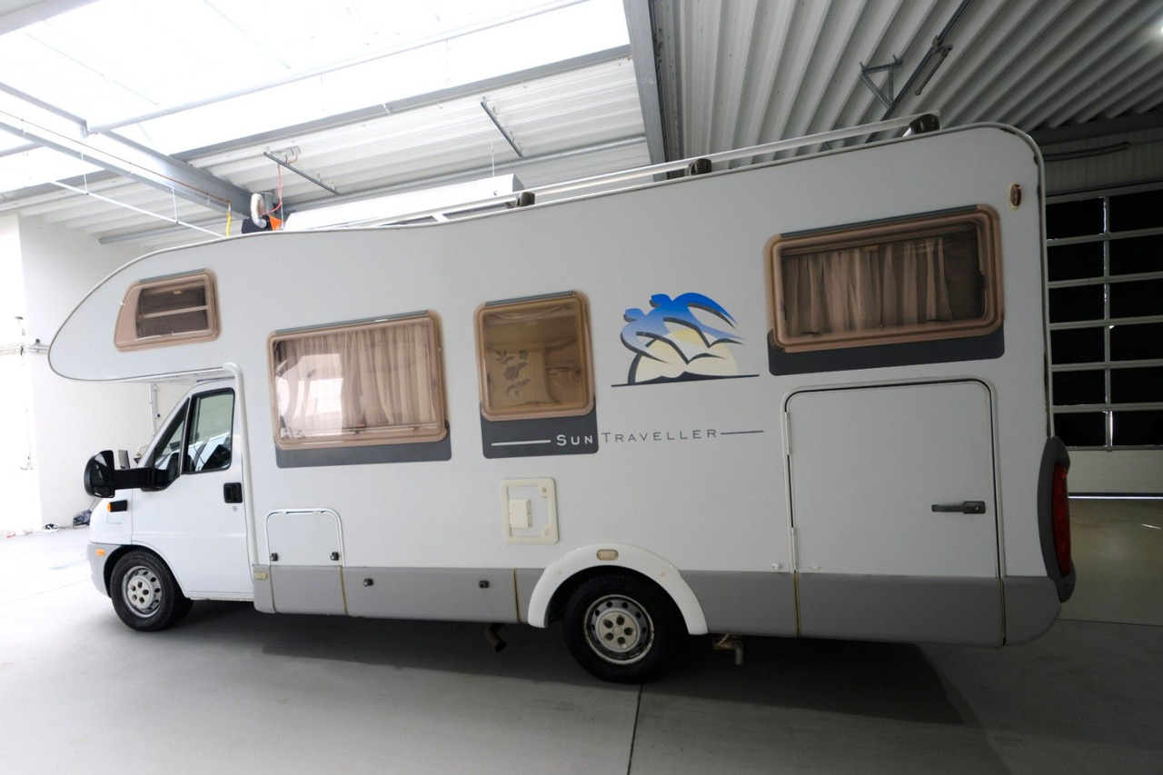 Knaus Sun Traveller 658 LG/Festbett/ DPF Grün/Garage - Autocaravana capuchina: foto 3 Knaus Sun Traveller 658 LG/Festbett/ DPF Grün/Garage - Autocaravana capuchina: foto 3