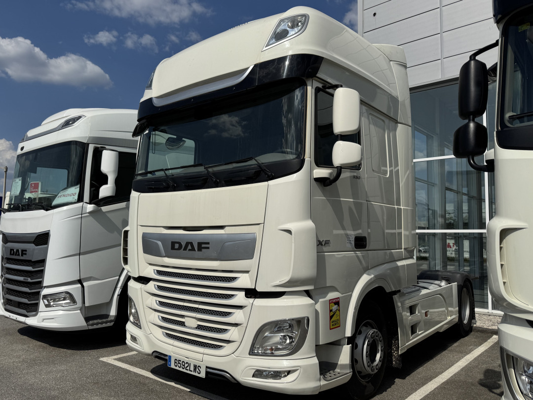DAF XF 530 Super Space Cab - Cabeza tractora: foto 2 DAF XF 530 Super Space Cab - Cabeza tractora: foto 2