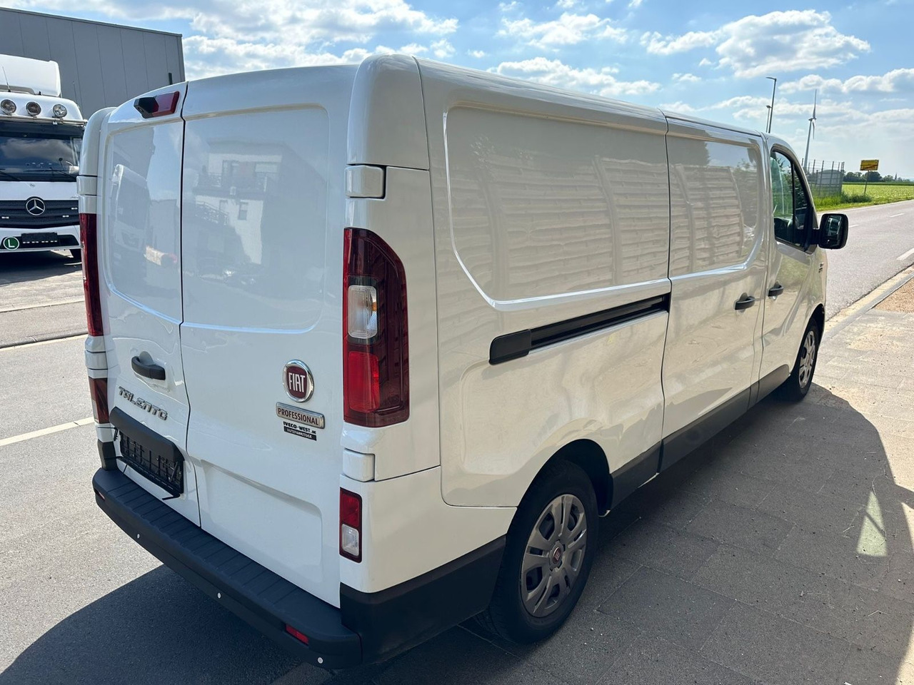 Fiat Talento 2.0 Ecojet L2H1*Kamera* Serviceneu*Klima - Furgoneta pequeña: foto 4 Fiat Talento 2.0 Ecojet L2H1*Kamera* Serviceneu*Klima - Furgoneta pequeña: foto 4