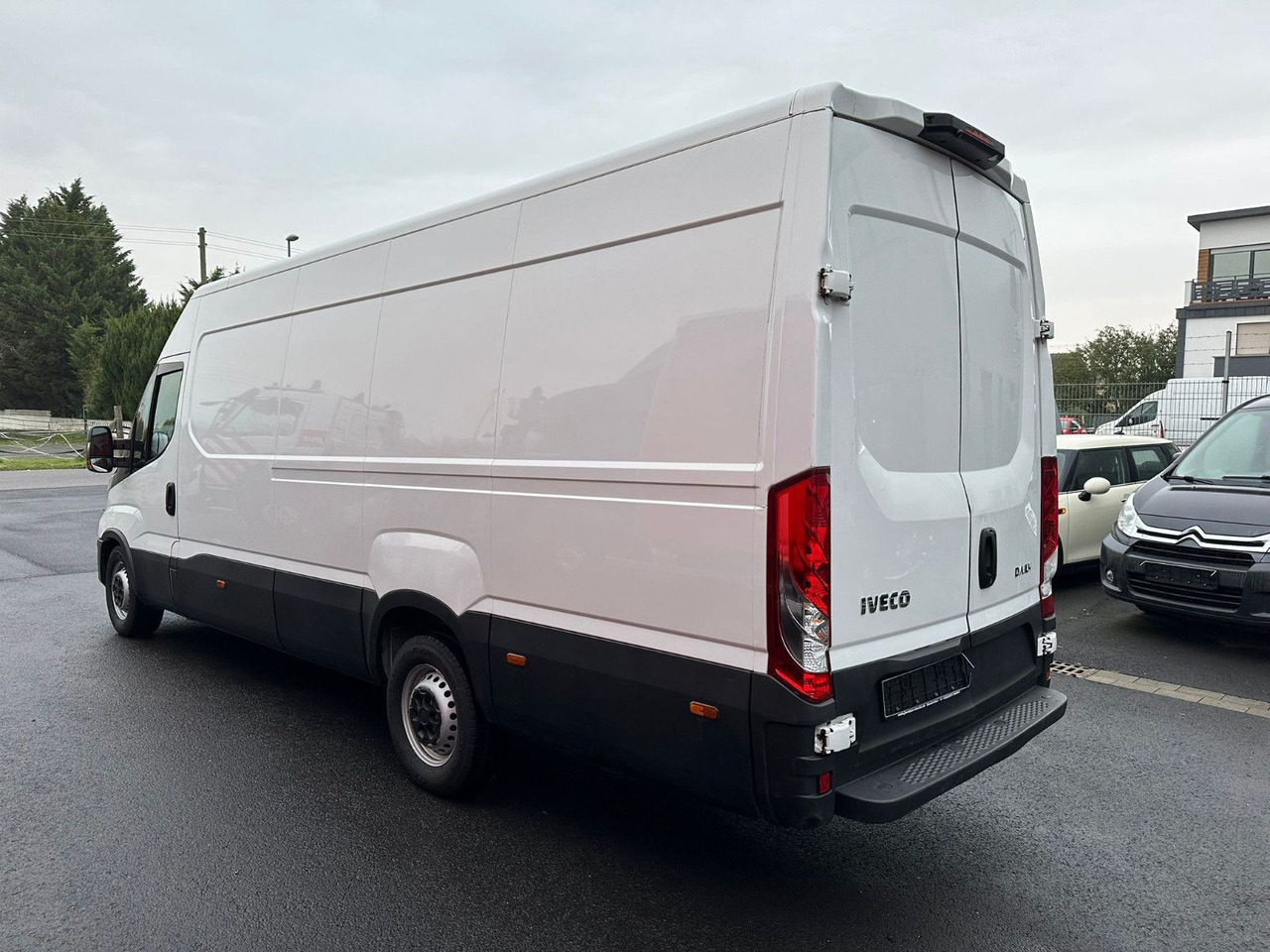Iveco Daily 35 S14*Automatik*Heckkamera*top. Zustand!! Iveco Daily 35 S14*TOP*Automatik*Kamera* - Furgón: foto 3 Iveco Daily 35 S14*Automatik*Heckkamera*top. Zustand!! Iveco Daily 35 S14*TOP*Automatik*Kamera* - Furgón: foto 3