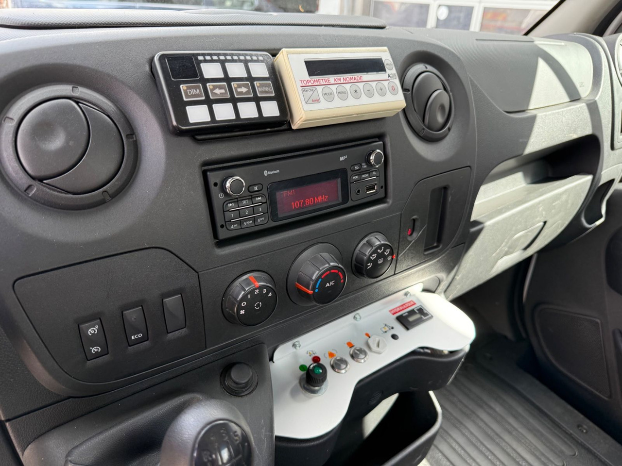 Camión con plataforma elevadora Renault Master III Steiger Klubb K26 / 11,2m / 200Kg: foto 12 Camión con plataforma elevadora Renault Master III Steiger Klubb K26 / 11,2m / 200Kg: foto 12