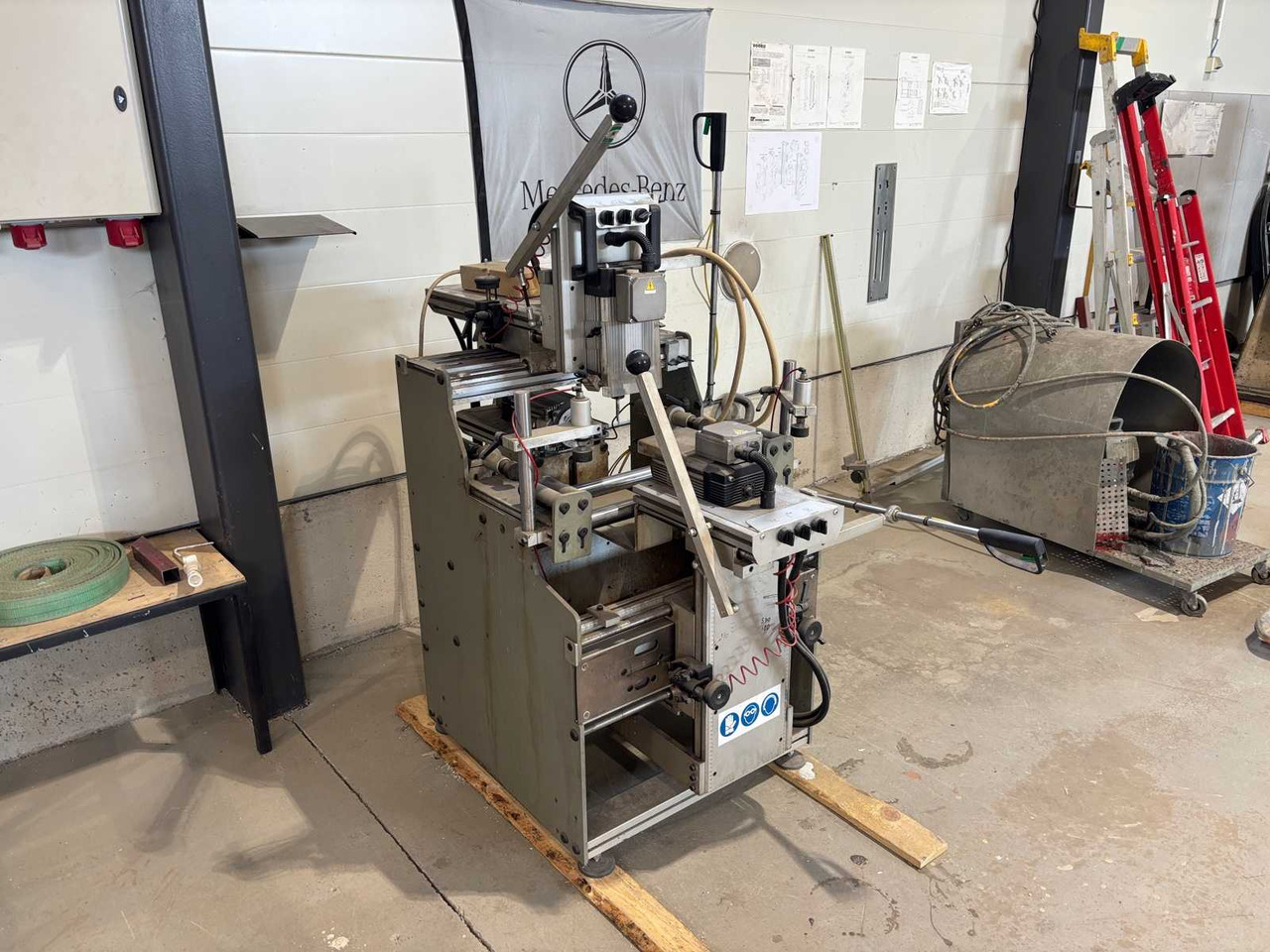 Three-spindle copy milling cutter P macchine s.r.l 03P - Fresadora: foto 2 Three-spindle copy milling cutter P macchine s.r.l 03P - Fresadora: foto 2