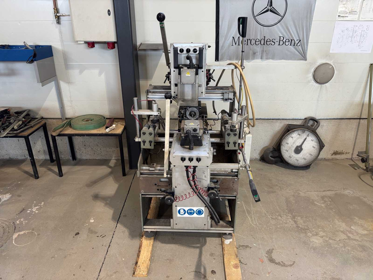 Three-spindle copy milling cutter P macchine s.r.l 03P - Fresadora: foto 1 Three-spindle copy milling cutter P macchine s.r.l 03P - Fresadora: foto 1