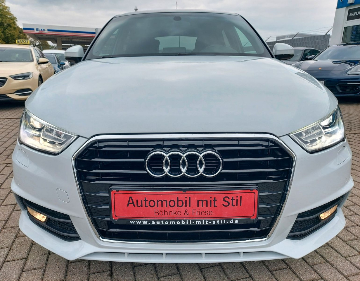 Audi A1 Sportback sport S-Line Pano Bose Xenon DAB - Berlina: foto 3 Audi A1 Sportback sport S-Line Pano Bose Xenon DAB - Berlina: foto 3