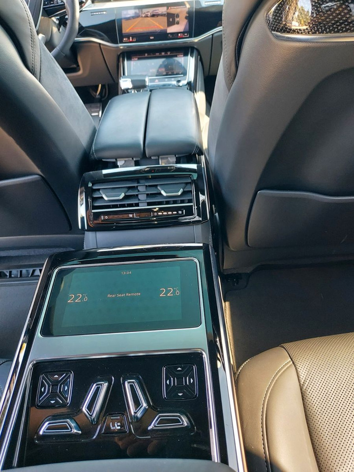 Audi A8 50 TDI quattro S-Line HUD B&O NightVision - Berlina: foto 3 Audi A8 50 TDI quattro S-Line HUD B&O NightVision - Berlina: foto 3