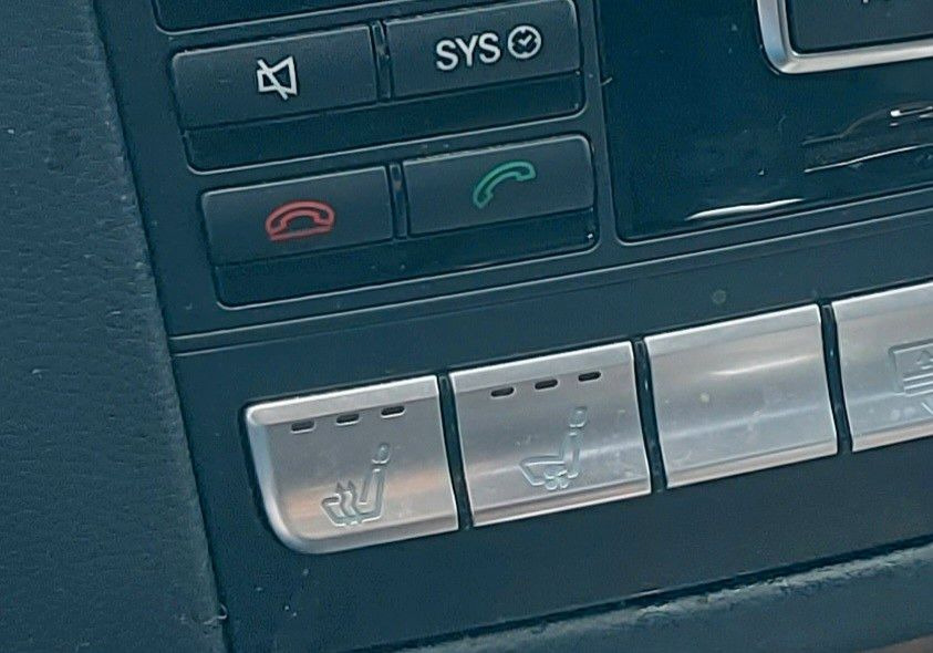 Mercedes-Benz CLS 350 CDI BE Xenon Leder Navi Sitzbelüftung - Berlina: foto 4 Mercedes-Benz CLS 350 CDI BE Xenon Leder Navi Sitzbelüftung - Berlina: foto 4