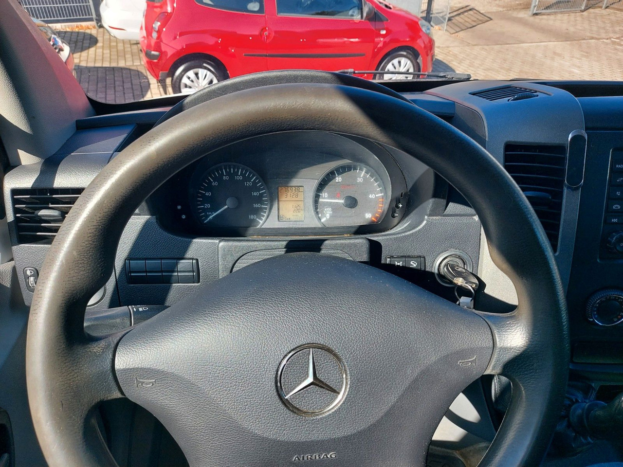 Arrendamiento de  Mercedes-Benz Sprinter II Pritsche DoKa 316 CDI 4X4 Klima Mercedes-Benz Sprinter II Pritsche DoKa 316 CDI 4X4 Klima: foto 13