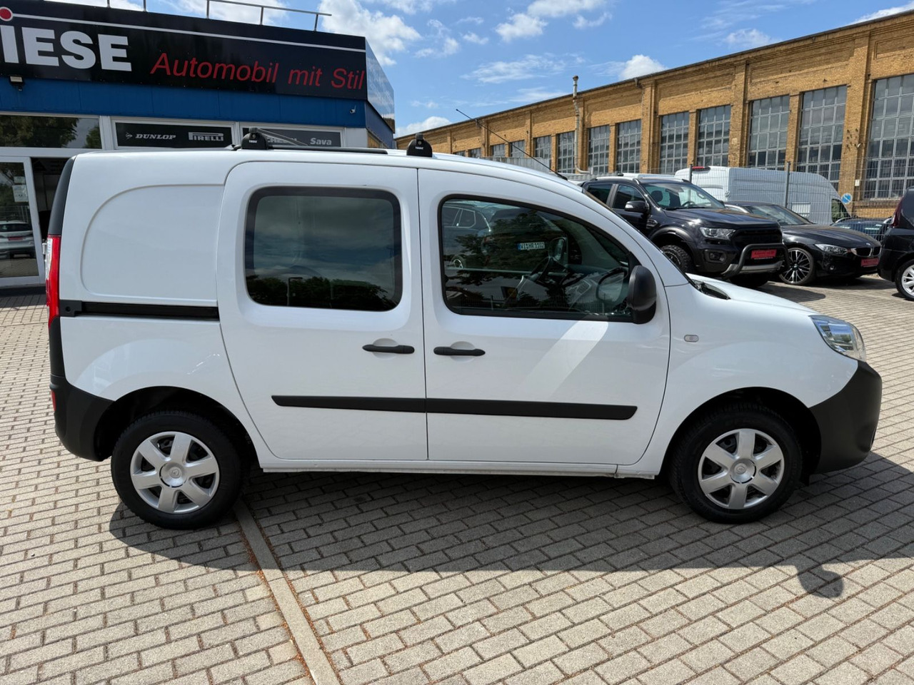 Renault Kangoo Rapid Extra Klima AHK DACHTRÄGER WORKER - Coche: foto 3 Renault Kangoo Rapid Extra Klima AHK DACHTRÄGER WORKER - Coche: foto 3