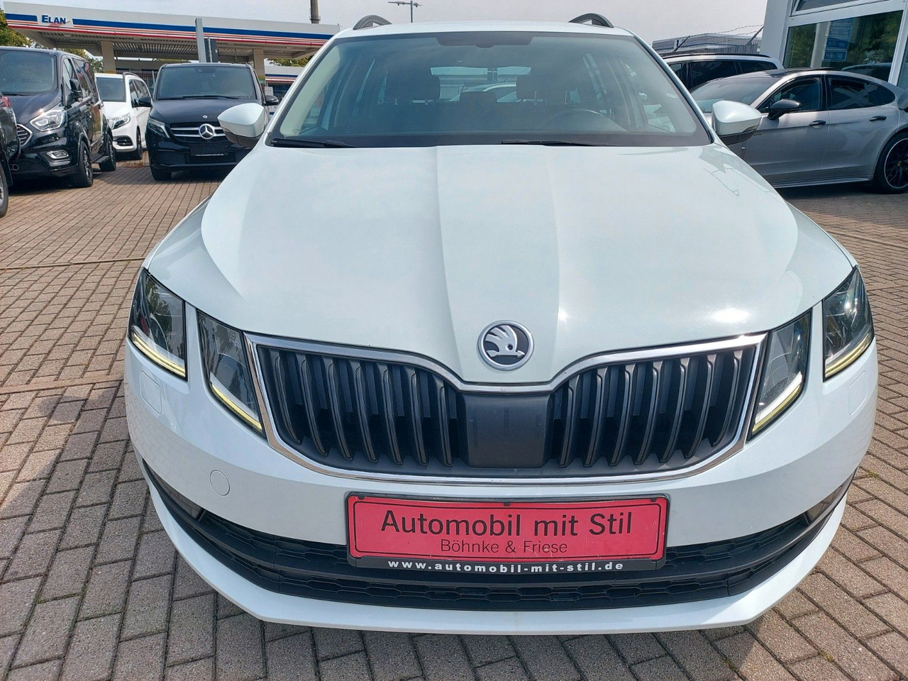 Skoda Octavia Combi Drive LED ACC Radar DAB 8xRad AHK - Coche familiar: foto 4 Skoda Octavia Combi Drive LED ACC Radar DAB 8xRad AHK - Coche familiar: foto 4