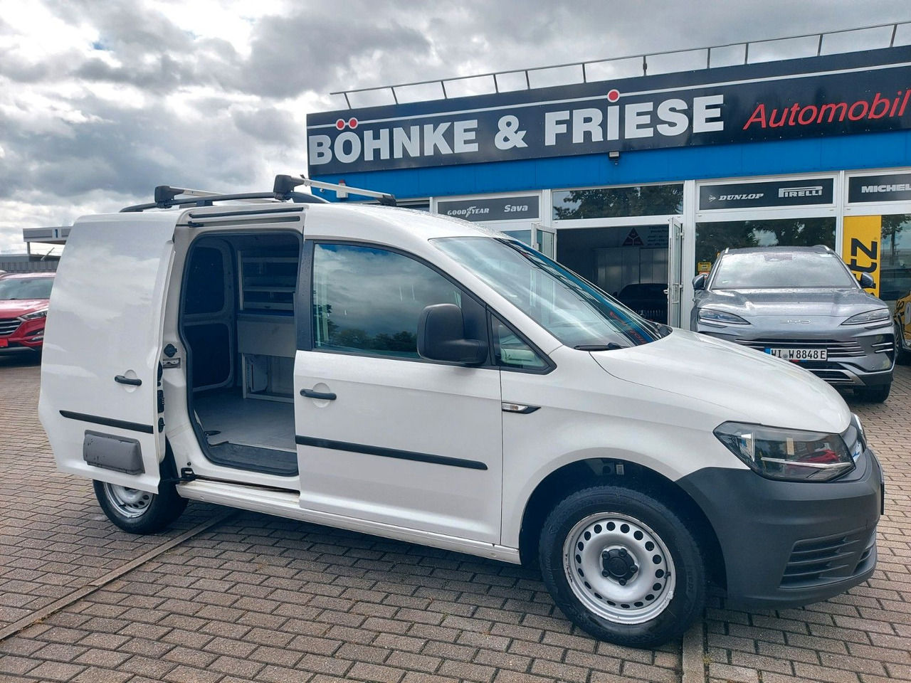 Volkswagen Caddy Kasten Klima Sortimo Regal AHK - Furgoneta de pasajeros: foto 1 Volkswagen Caddy Kasten Klima Sortimo Regal AHK - Furgoneta de pasajeros: foto 1