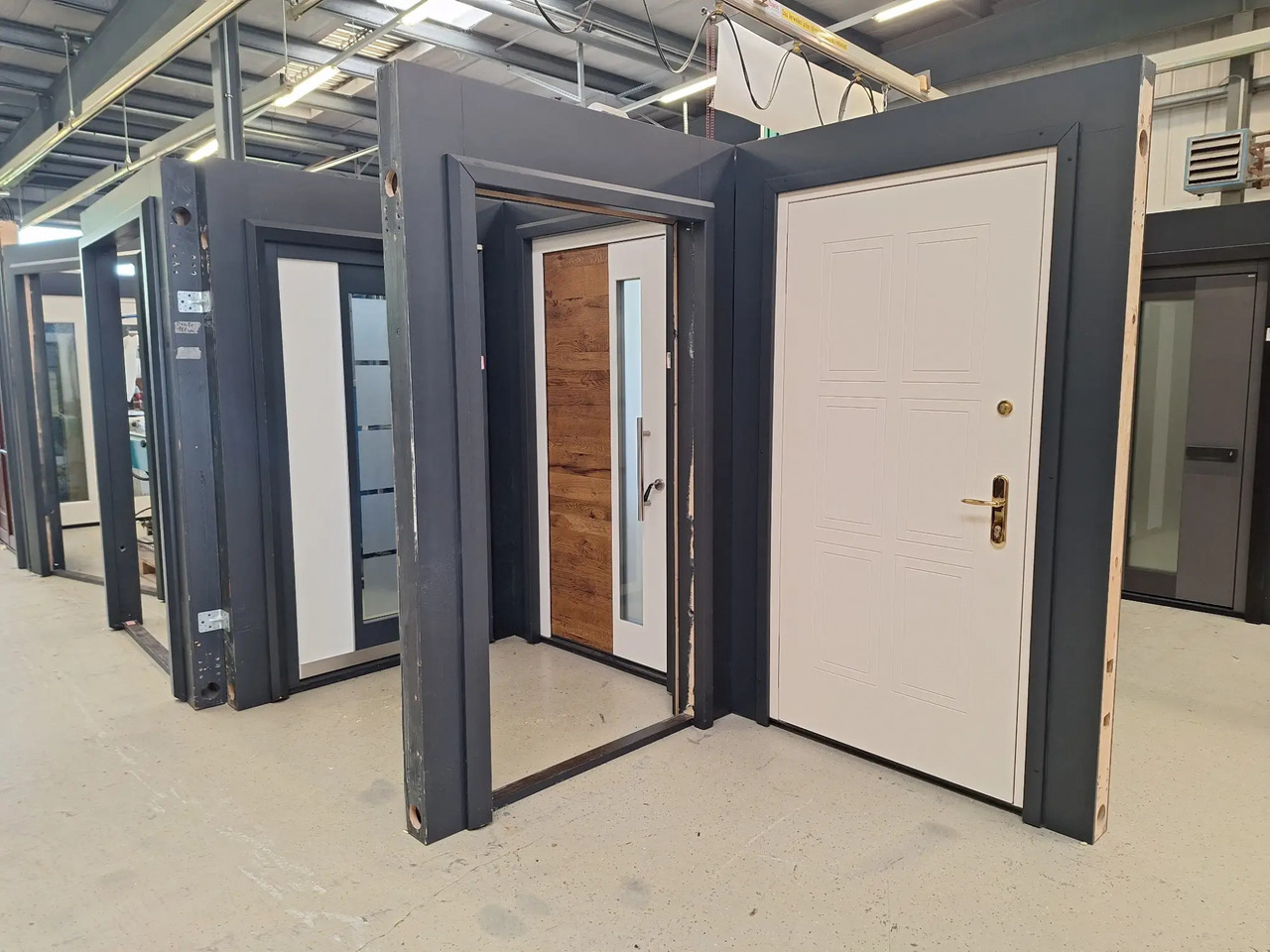 1 Posten Aufstände für Haustürenausstellung - Herramienta/ Equipo: foto 1 1 Posten Aufstände für Haustürenausstellung - Herramienta/ Equipo: foto 1