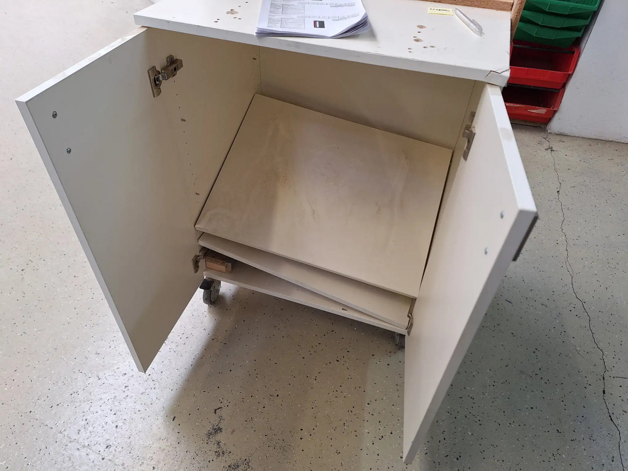 1 Stk. Möbelstück - Herramienta/ Equipo: foto 2 1 Stk. Möbelstück - Herramienta/ Equipo: foto 2